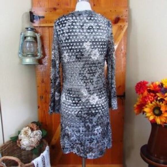 MECHANT Layering Cut Out Bell Sleeve Mini Little Black White Dress Size S - Picture 12 of 12